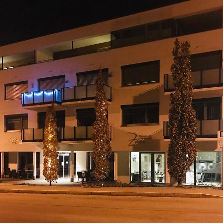 Zimmer - Modernes Apartment Mit 45 Qm. Straubing Bagian luar foto