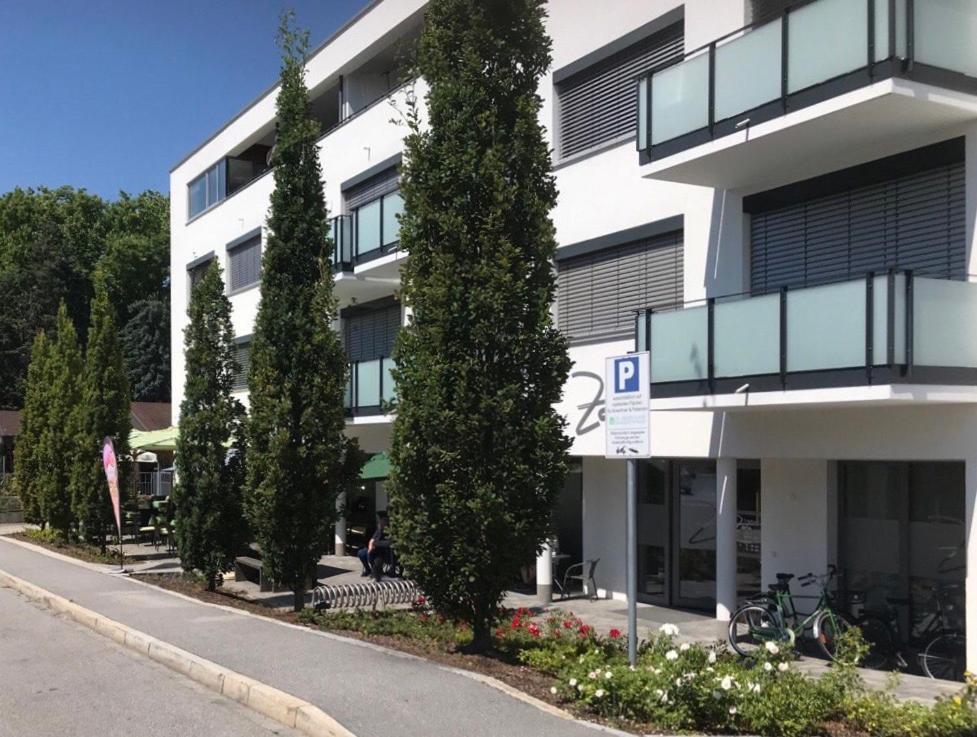 Zimmer - Modernes Apartment Mit 45 Qm. Straubing Bagian luar foto
