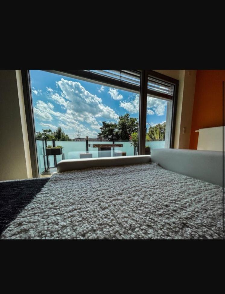 Zimmer - Modernes Apartment Mit 45 Qm. Straubing Bagian luar foto